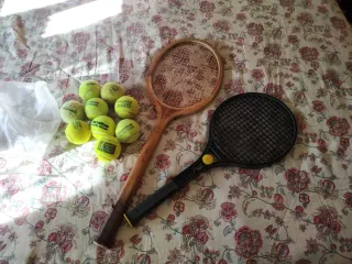 Raquetas de tenis y pelotas