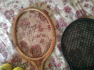 Raquetas de tenis y pelotas