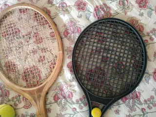 Raquetas de tenis y pelotas