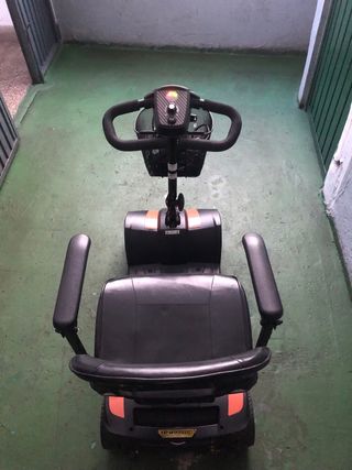 Silla de ruedas eléctrica 4 ruedas