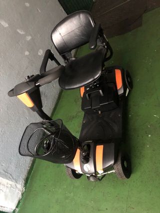Silla de ruedas eléctrica 4 ruedas