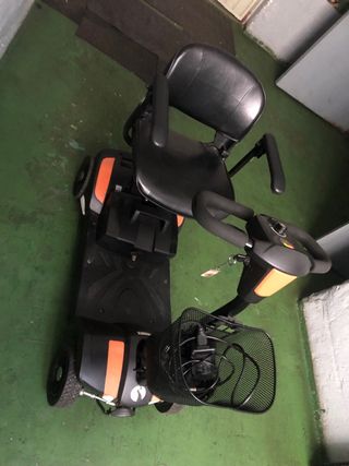 Silla de ruedas eléctrica 4 ruedas