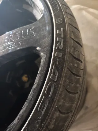 Llantas + neumáticos Porsche Cayenne 23 pulgadas