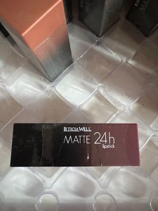 Leticia Well 24h Matte Lipstick