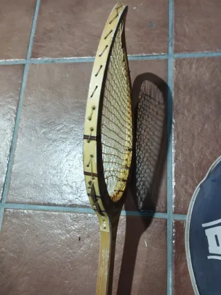 Raqueta Donnay Kings Cup Antigua Madera. Deformada