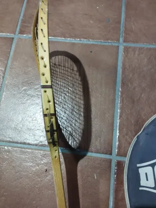 Raqueta Donnay Kings Cup Antigua Madera. Deformada