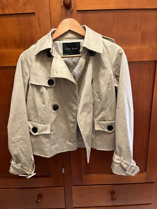 Gabardina corta Zara Beige