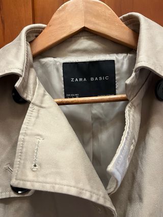 Gabardina corta Zara Beige
