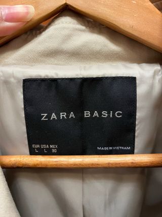 Gabardina corta Zara Beige