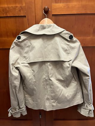 Gabardina corta Zara Beige