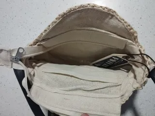 Bolso bandolera Privata beige y negro