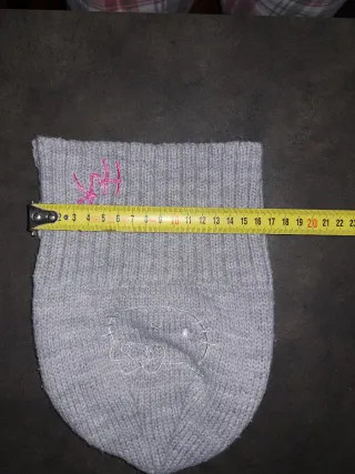 Gorro de lana gris Hello Kitty
