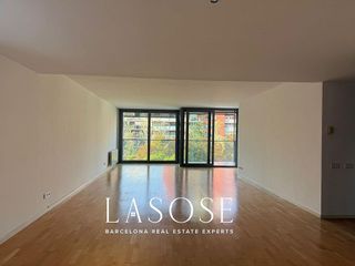 Piso en alquiler en Les Tres Torres en Barcelona