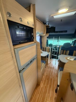 Autocaravana doble salón frigo XXL aire toldo plac