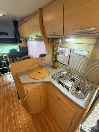 Autocaravana doble salón frigo XXL aire toldo plac