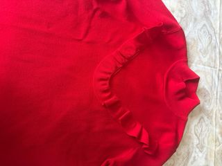 Jersey rojo con volantes