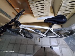 Bicicleta Cannondale Trail Blanca