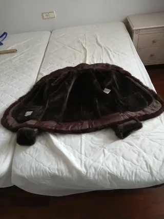 Chaqueta de señora en piel marrón