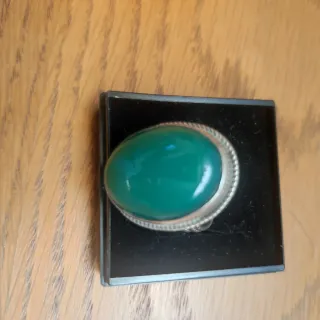 Anillo de jade y plata