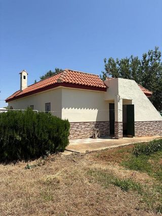 Chalet en venta en Carmona