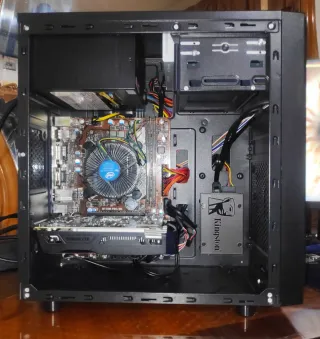 PC I5 7400, 16GB, GTX 1050TI 4GB.