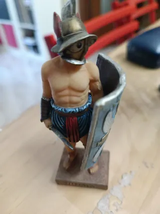 Figura Gladiador Romano Escudo Espartaco 12cm