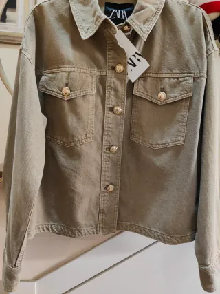 Chaqueta Zara Verde Oliva Nueva