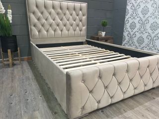 Cama Moderna Beige con Cabecero Capitone