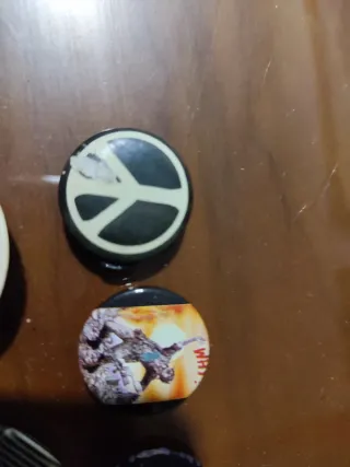 Lote chapas vintage no a la guerra