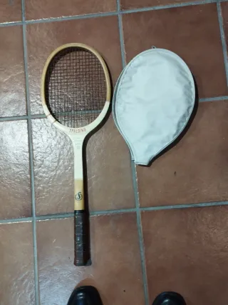 Raqueta Spalding antigua de madera