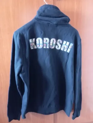 Sudadera KOROSHI Talla L Negra con Calavera