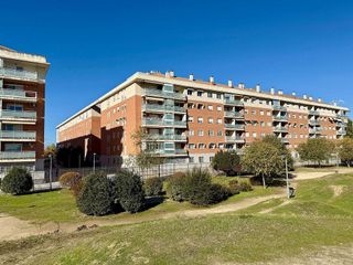 Local comercial en venta en Laguna Park en Parla