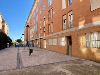 Local comercial en venta en Laguna Park en Parla