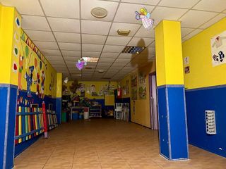 Local comercial en venta en Laguna Park en Parla