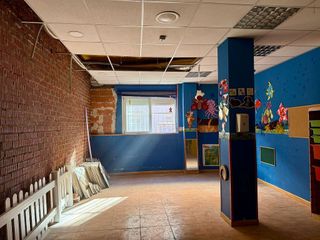 Local comercial en venta en Laguna Park en Parla