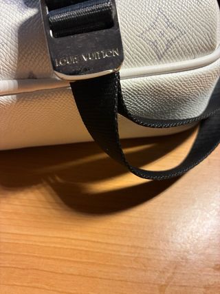 Bandolera Louis Vuitton Blanca y Gris
