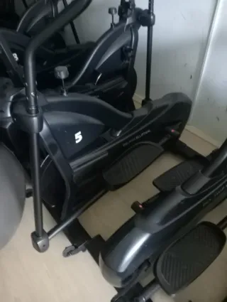 24 unidades Elíptica de caminar negra
