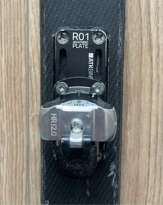 Esquís carbono con fijación ligera ATK HR2