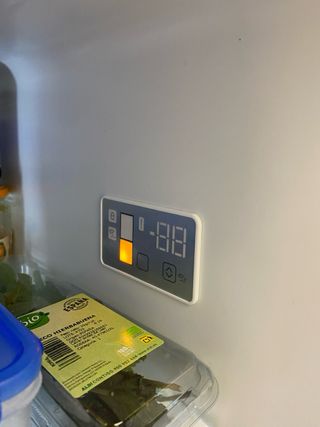 Nevera Beko 63.5 x 22 cm