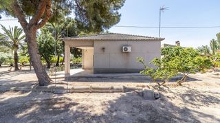 Chalet en venta en Jubalcoi en Elche