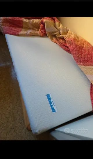 Letto singolo con materasso memory