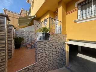 Casa adosada en venta en Gójar