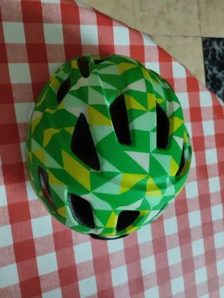 Casco infantil Specialized verde