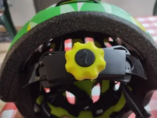 Casco infantil Specialized verde