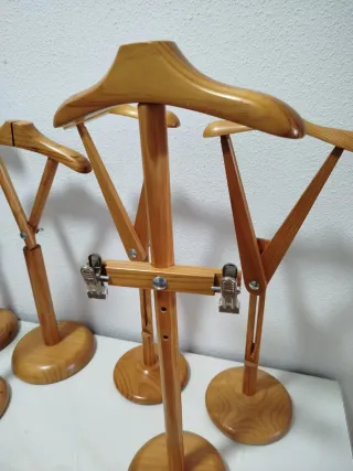 Expositores de madera para ropa