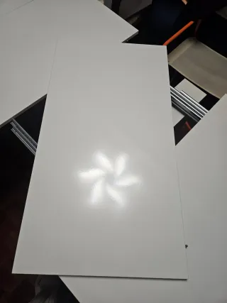 Mesa extraíble blanca