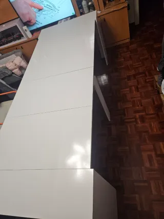 Mesa extraíble blanca