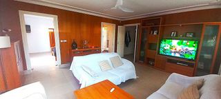 Casa adosada en venta en Castell (Es)