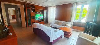 Casa adosada en venta en Castell (Es)