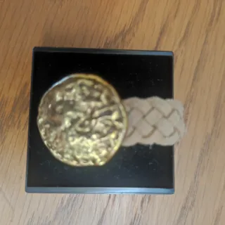 Anillo dorado estilo vintage